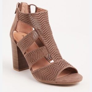 Torrid 4H olive cutout heeled booties perforated size 7W